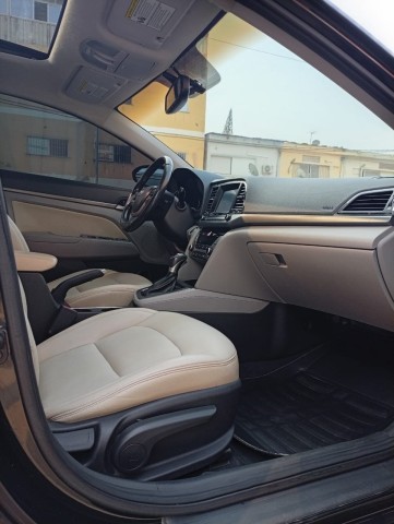 Venda HYUNDAI ELANTRA FULL OPTION LIMPO