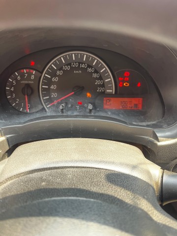 Venda Nissan Micra Vermelho a venda
