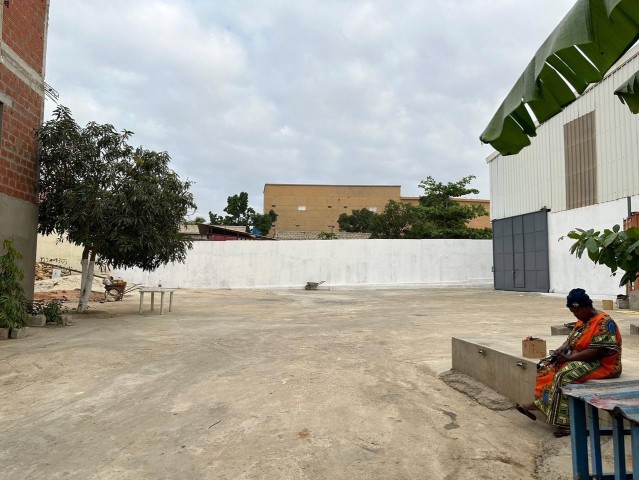 Venda ARRENDAMENTO DE ARMAZÉM NO TALATONA
