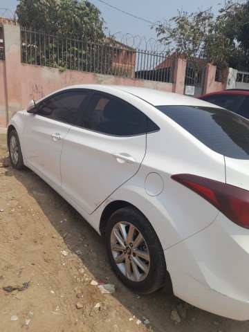 Venda HYUNDAI ELANTRA