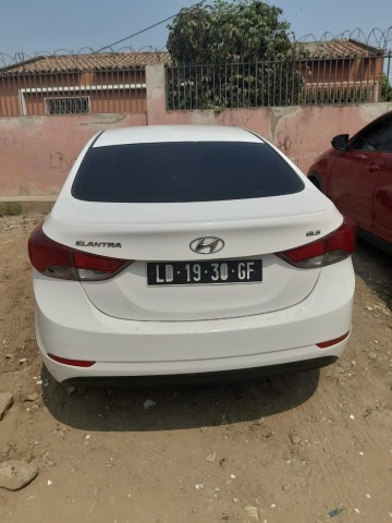 Venda HYUNDAI ELANTRA