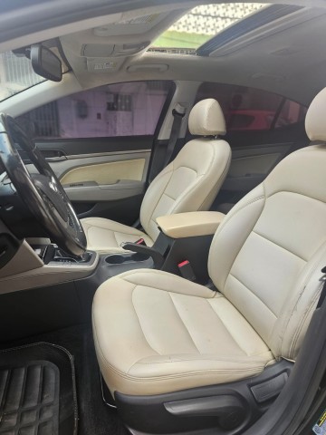 Venda HYUNDAI ELANTRA FULL OPTION LIMPO