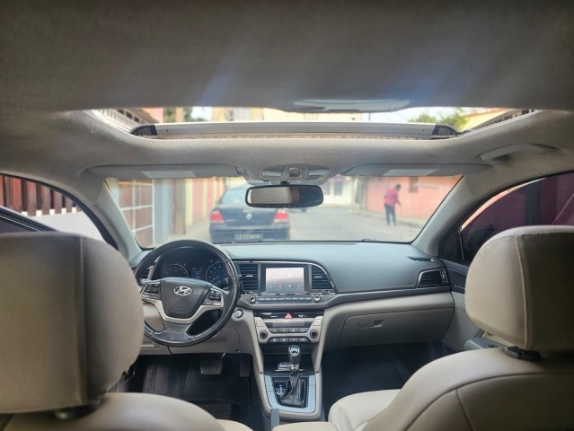 Venda HYUNDAI ELANTRA FULL OPTION LIMPO