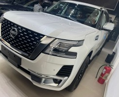 A venda NISSAN PATROL PLATINUN