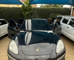 A venda PORSCHE CAYENNE