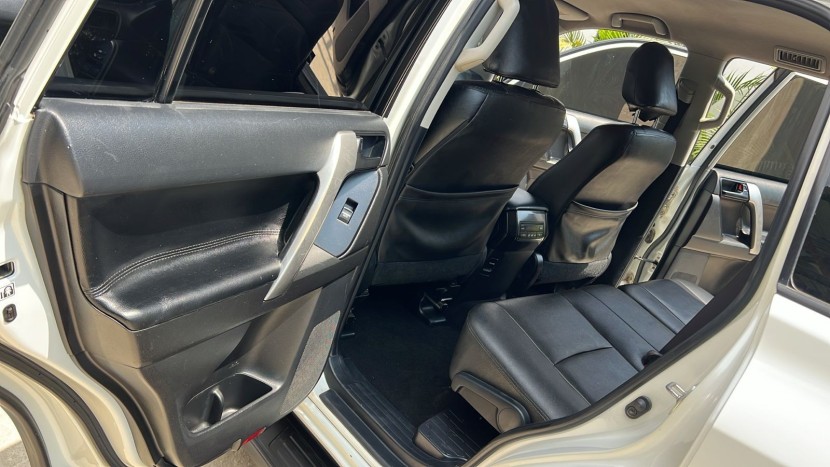 Venda TOYOTA LAND CRUISER PRADO TXL