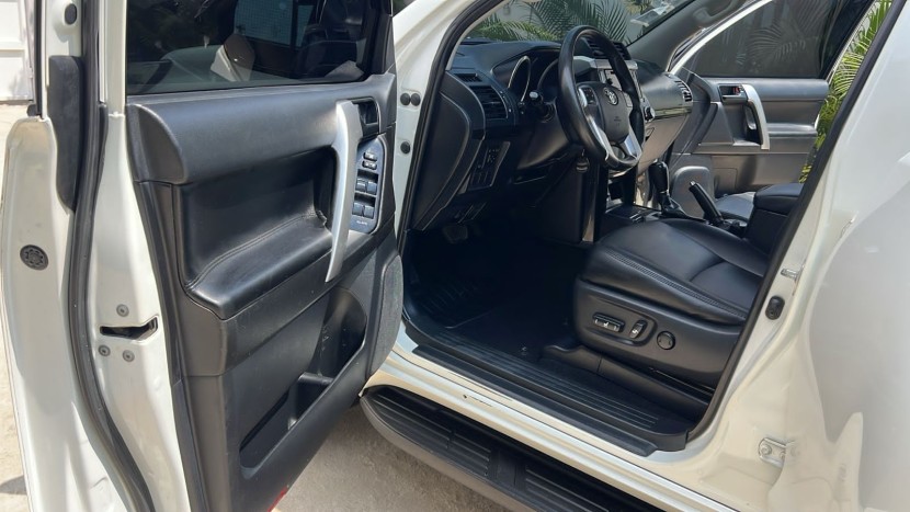 Venda TOYOTA LAND CRUISER PRADO TXL