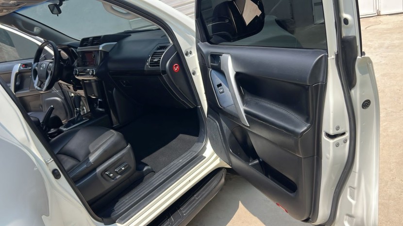 Venda TOYOTA LAND CRUISER PRADO TXL