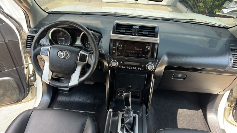 Venda TOYOTA LAND CRUISER PRADO TXL