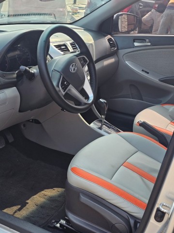 Venda HYUNDAI ACCENT LIMPO