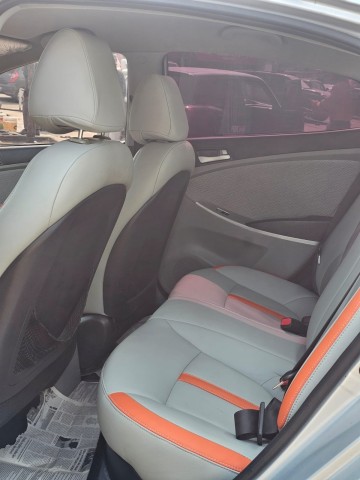 Venda HYUNDAI ACCENT LIMPO