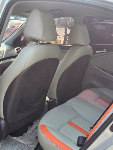 Venda HYUNDAI ACCENT LIMPO