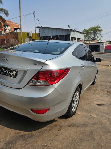 Venda HYUNDAI ACCENT LIMPO