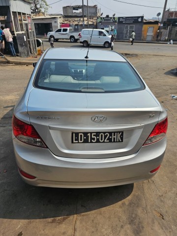 Venda HYUNDAI ACCENT LIMPO