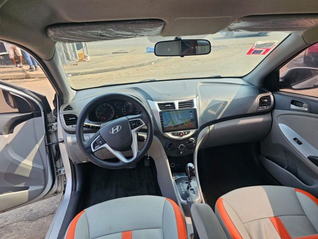 Venda HYUNDAI ACCENT LIMPO