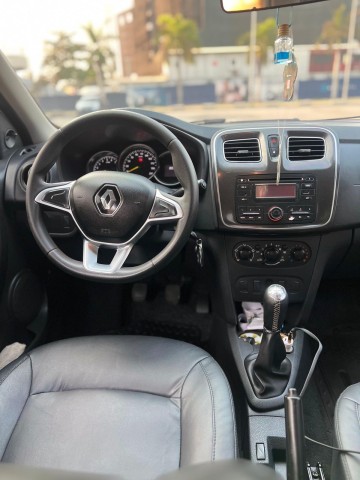 Venda Renault logan impecável