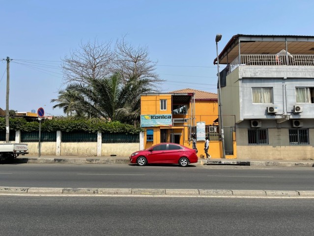 Venda Clínica defronte ao Bairro Azul
