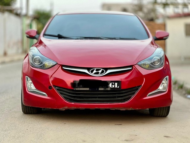 Venda HYUNDAI ELANTRA