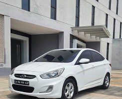 A venda HYUNDAI ACCENT