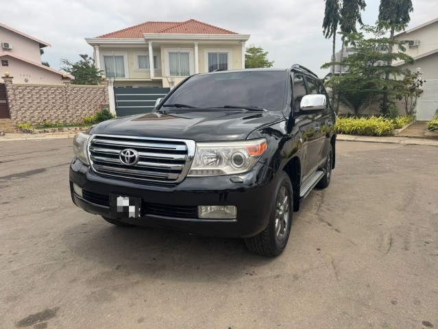 Venda TOYOTA LAND CRUISER V8