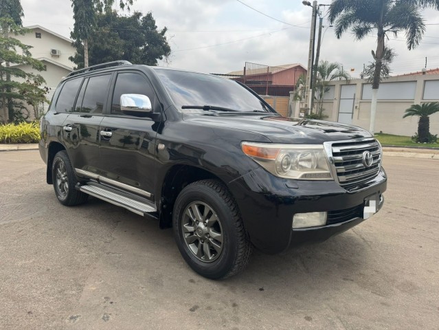 Venda TOYOTA LAND CRUISER V8