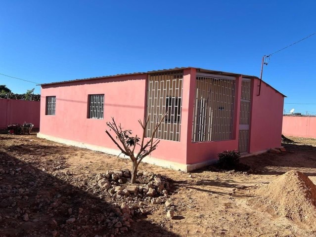 Venda Vende-se esta casa no Lubango