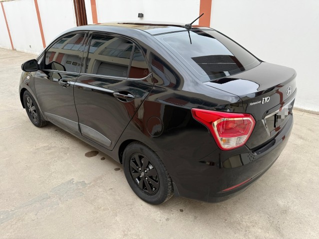 Venda HYUNDAI GRAND i10 SEDAN