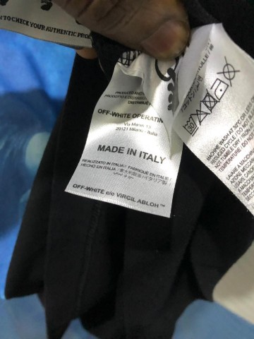 Venda T-shirt Off-white origem Italiana e camisa da Zara linho