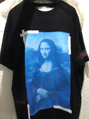 Venda T-shirt Off-white origem Italiana e camisa da Zara linho