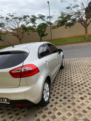 Venda Vendo Kia Rio Super Limpo...