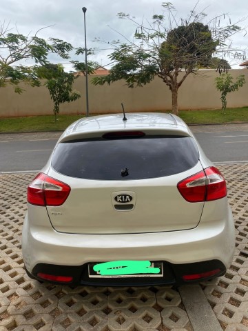 Venda Vendo Kia Rio Super Limpo...