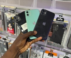 A venda IPhone 11 normal 128gb