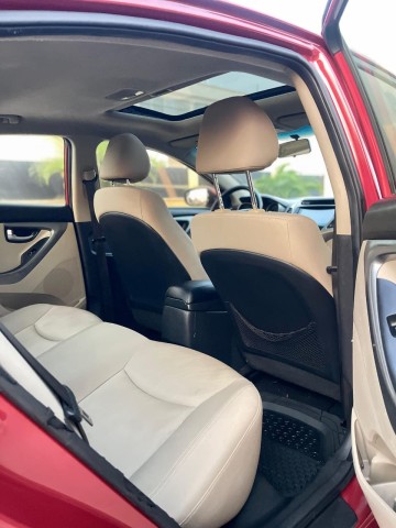 Venda HYUNDAI ELANTRA