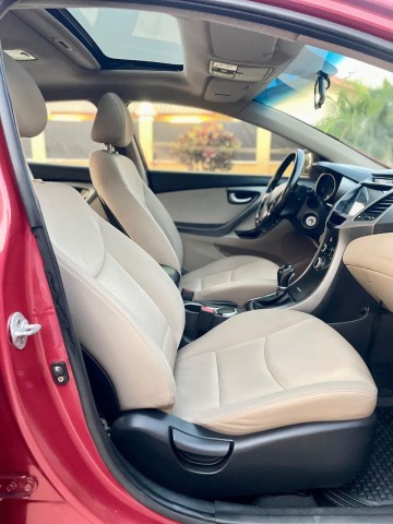 Venda HYUNDAI ELANTRA