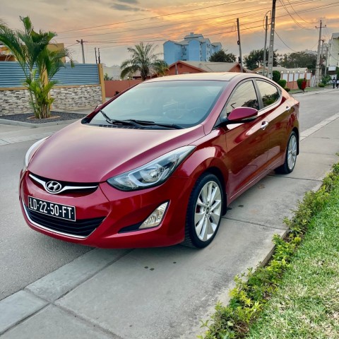 Venda HYUNDAI ELANTRA