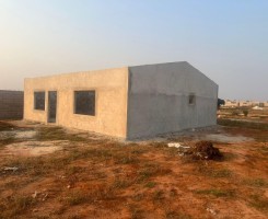 Comprar Vende-se esta casa do tipo T3 inacabada no zango-8000