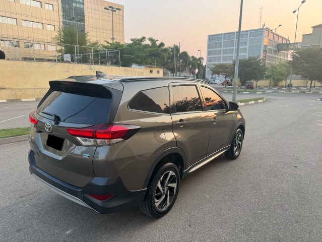 Venda TOYOTA RUSH