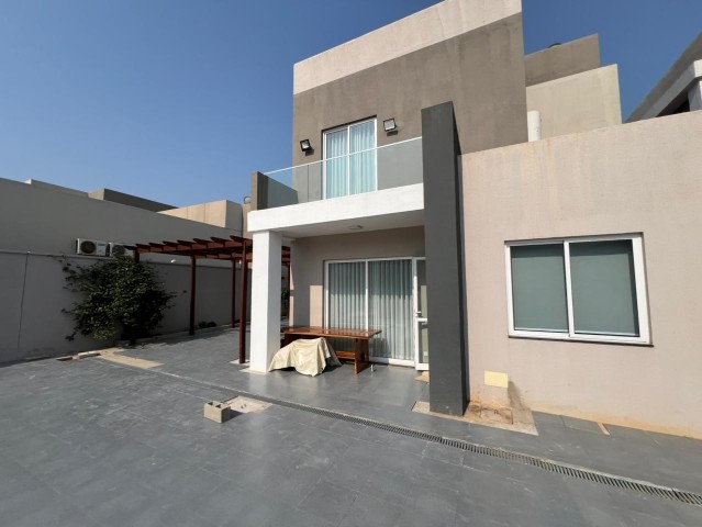 Venda Arrendar Vivenda V3 Duplex Condomínio 3 Boa Vida, "Pronto a Morar"vida