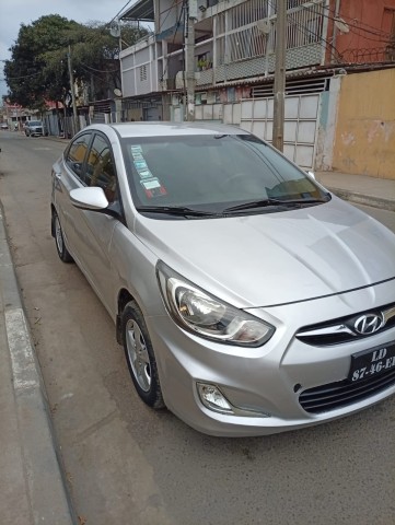 Venda HYUNDAI ACCENT LIMPO