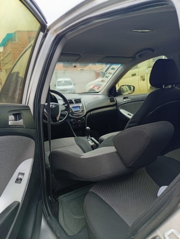 Venda HYUNDAI ACCENT LIMPO