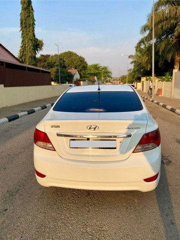 Venda HYUNDAI ACCENT FULL OPTION LIMPO