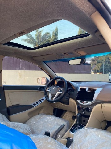 Venda HYUNDAI ACCENT FULL OPTION LIMPO