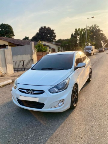 Venda HYUNDAI ACCENT FULL OPTION LIMPO