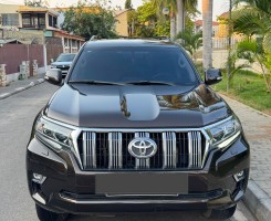 A venda TOYOTA LAND CRUISER PRADO VX 70 aniversário