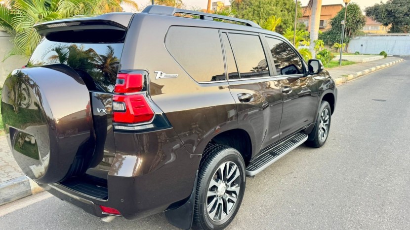 Venda TOYOTA LAND CRUISER PRADO VX 70 aniversário