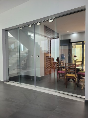 Venda CAIXILHARIA EM ALUMINIO E VIDRO