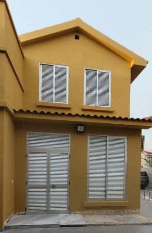 Venda CAIXILHARIA EM ALUMINIO E VIDRO