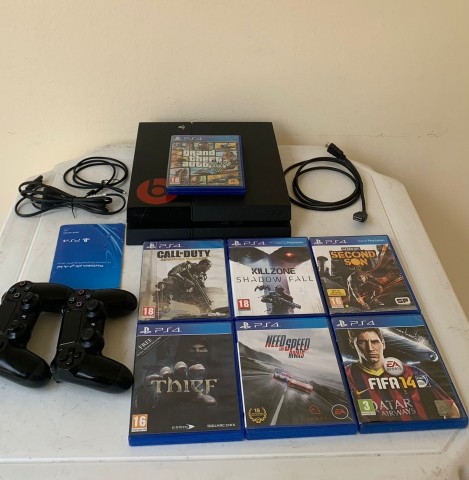Venda PlayStation 4 Fat de 500 GB