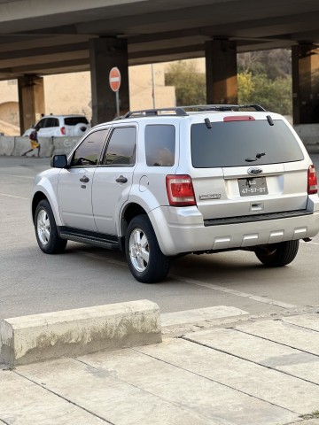 Venda Ford escape impecável