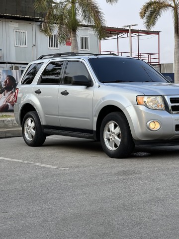 Venda Ford escape impecável